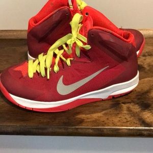 Nike boy sneakers barely worn